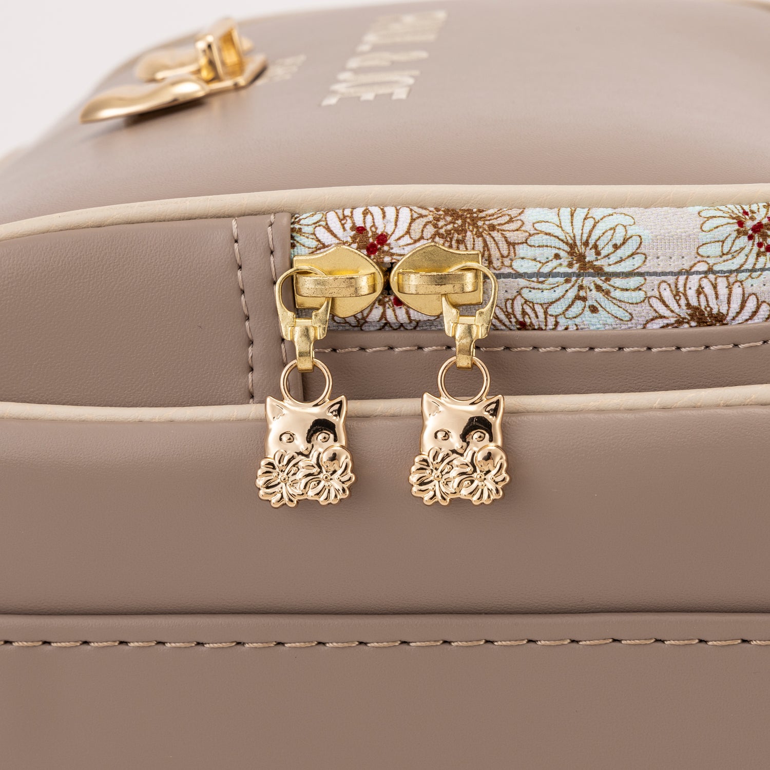 SHIFFON　ポール＆ジョー　クリザンテームチャトン　ホワイト